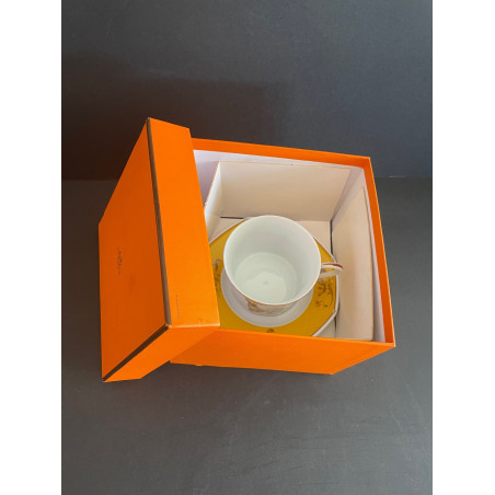 Tasse à thé en porcelaine Hermès Paris