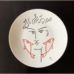 Assiette en porcelaine...