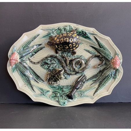 Grand plat en barbotine Art Nouveau dans le goût de  Bernard Palissy