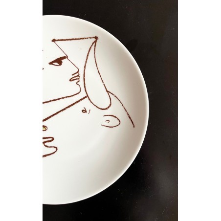 Assiette en porcelaine de Limoges dessin de Jean Cocteau