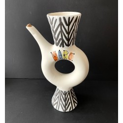 Bouteille "Marc" en faïence par Roger Capron à Vallauris