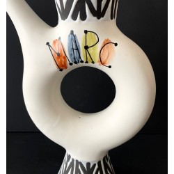 Bouteille "Marc" en faïence par Roger Capron à Vallauris
