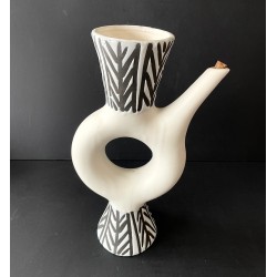 Bouteille "Marc" en faïence par Roger Capron à Vallauris