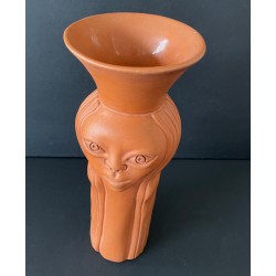 Vase anthropomorphe en céramique "Brigitte Bardot" par Jean Marais à Vallauris