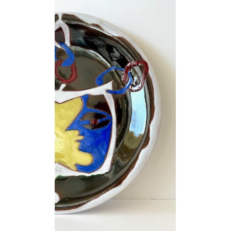 Double profil, assiette en céramique par Jean Lurçat à Sant Vicens