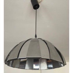 Suspension design années 70 chrome et aluminium