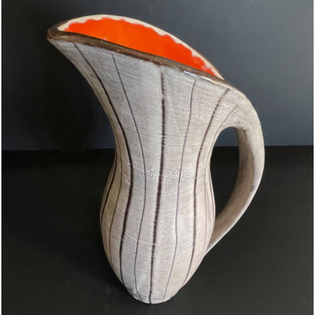 Elegant ceramic pitcher by Alain Maunier in Vallauris